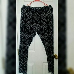 Black and white Aztec leggings